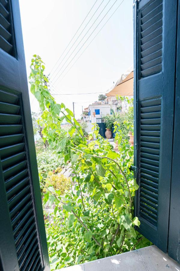 Poros Town Traditional House Under The Clock Tower With Sweet View מראה חיצוני תמונה