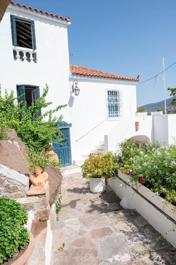 Poros Town Traditional House Under The Clock Tower With Sweet View מראה חיצוני תמונה