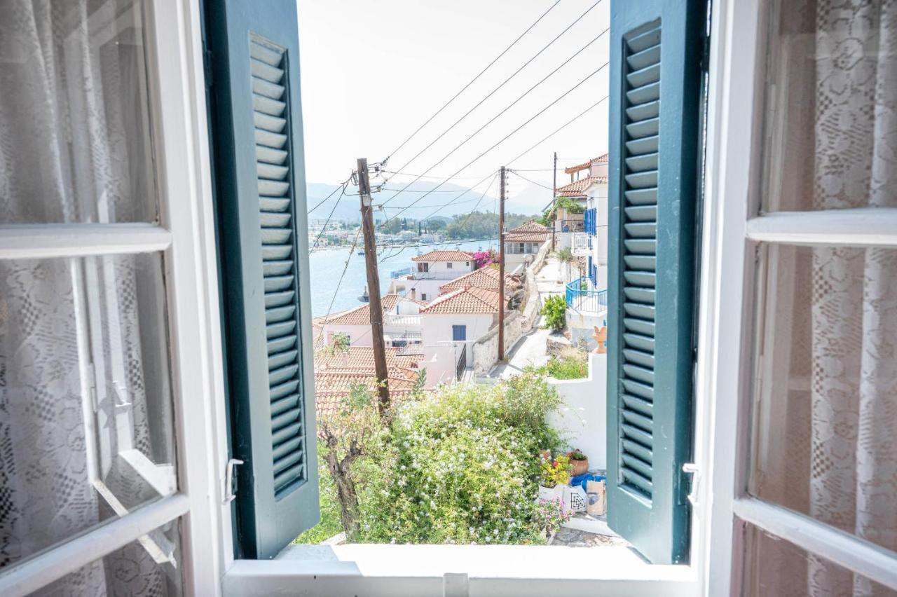 Poros Town Traditional House Under The Clock Tower With Sweet View מראה חיצוני תמונה